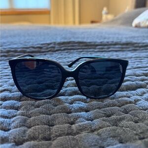 Black Classic Cat-Eye Sunglasses